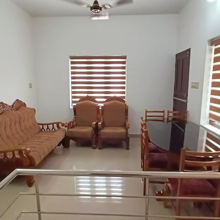 Mom'S Villa Nedumbassery Exterior foto